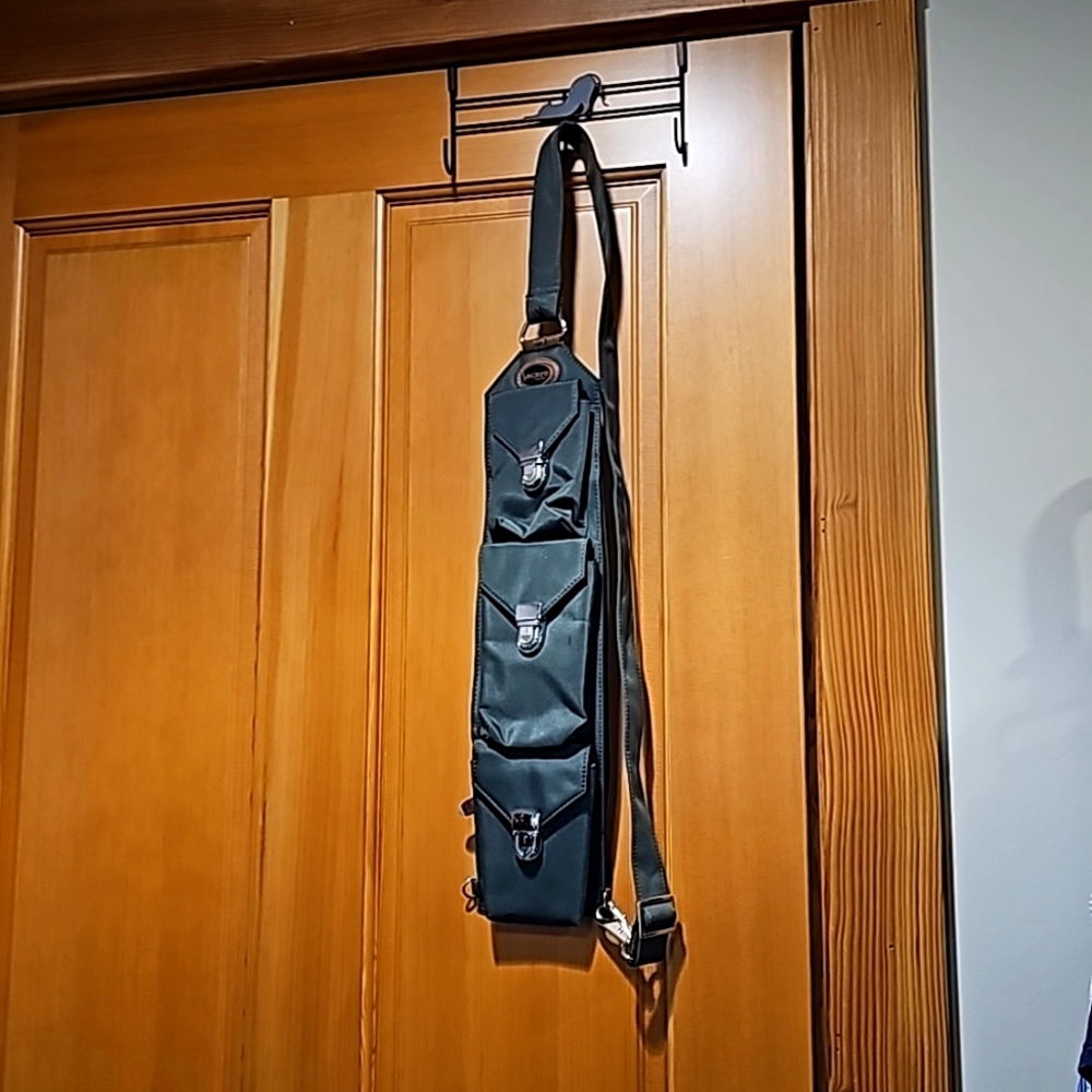 Sucaro Freedom Sling Bag (olive green)